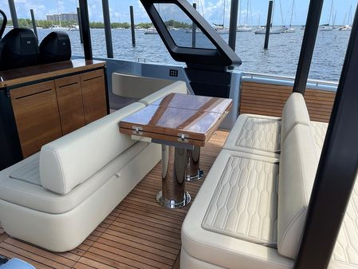https://arconyachts.ams3.digitaloceanspaces.com/145310/conversions/large_4597076-optimize.jpg
