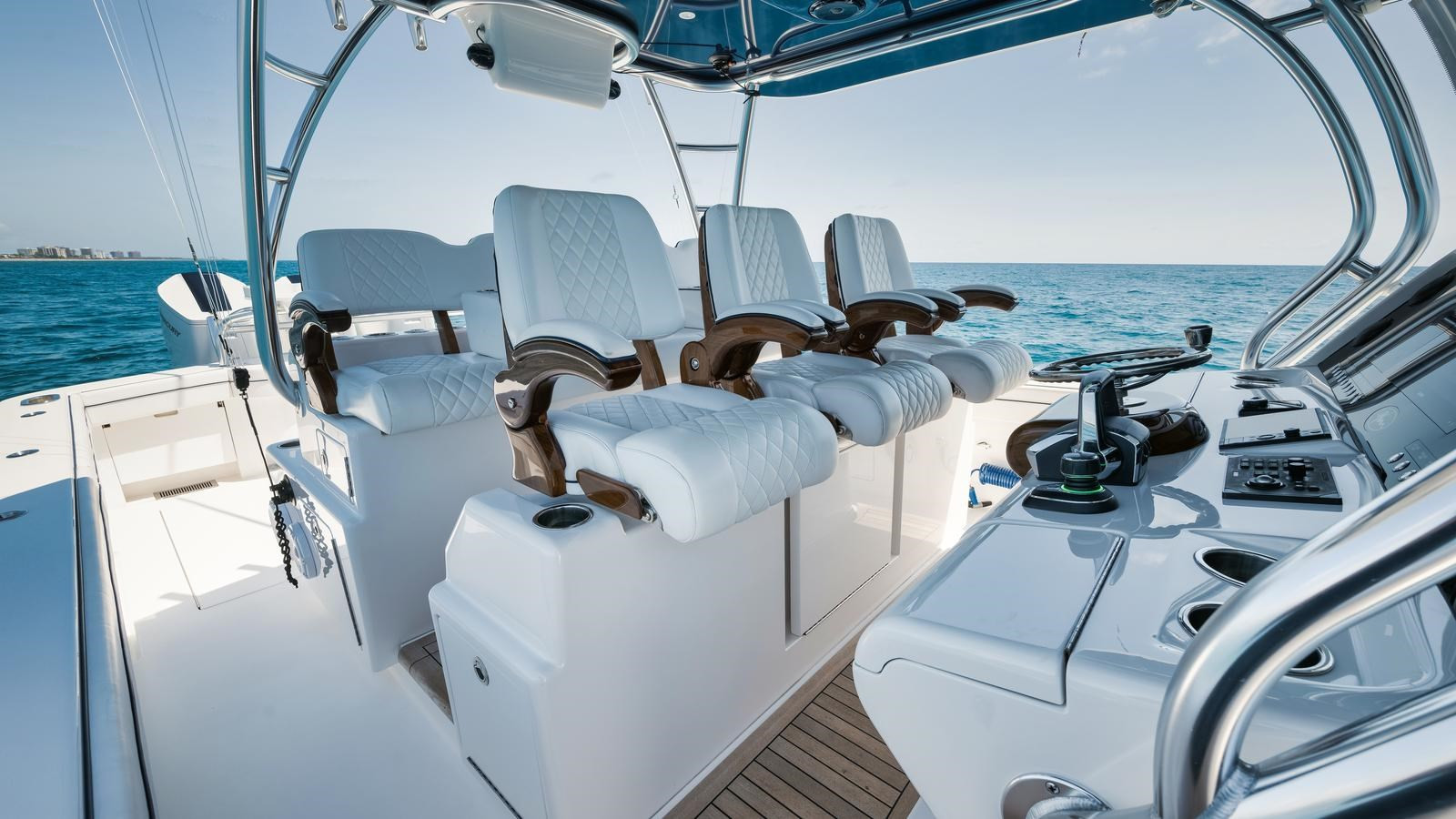 https://arconyachts.ams3.digitaloceanspaces.com/145386/conversions/large_4187544-optimize.jpg