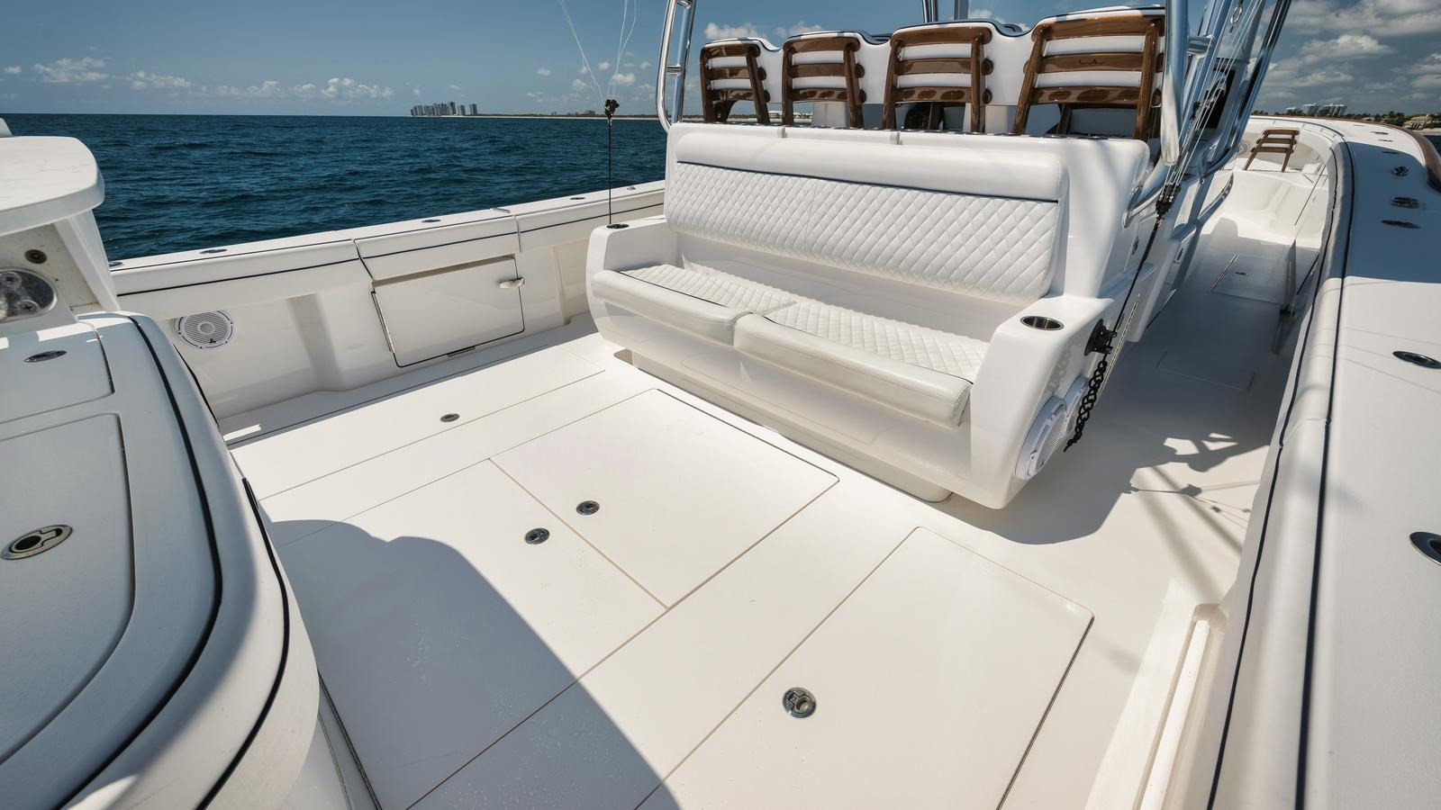 https://arconyachts.ams3.digitaloceanspaces.com/145399/conversions/large_4187548-optimize.jpg