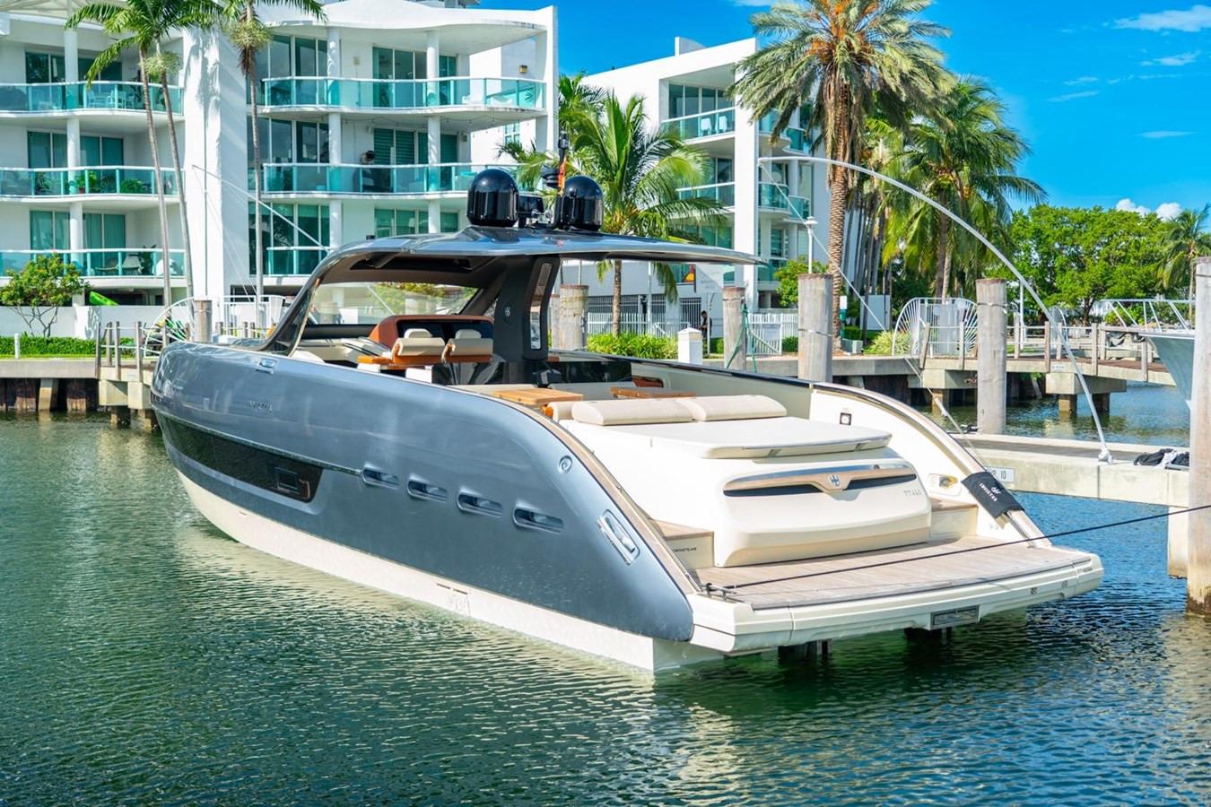 https://arconyachts.ams3.digitaloceanspaces.com/145400/conversions/large_4387978-optimize.jpg