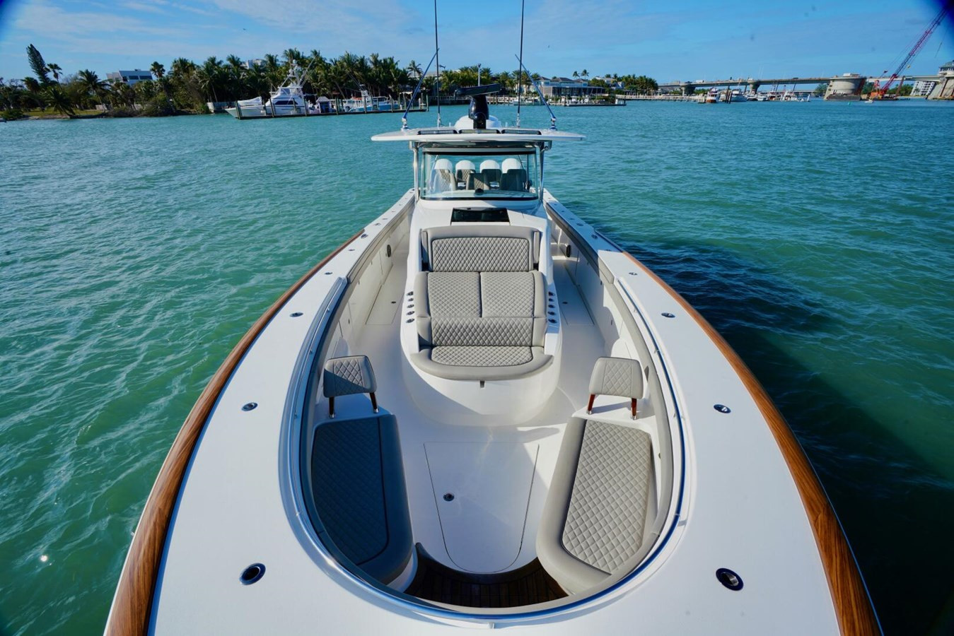 https://arconyachts.ams3.digitaloceanspaces.com/145431/conversions/large_4742531-optimize.jpg