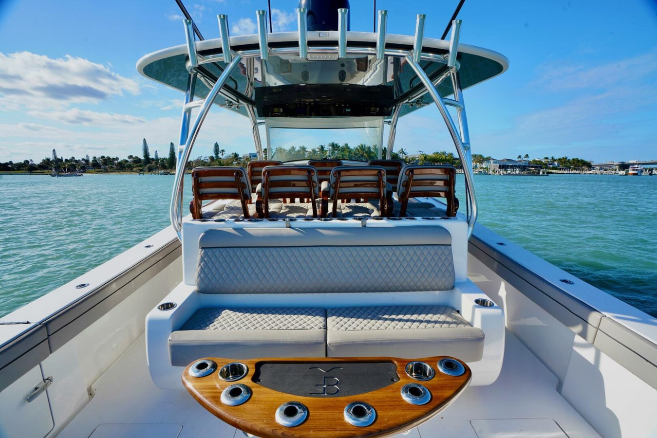 https://arconyachts.ams3.digitaloceanspaces.com/145447/conversions/large_4742542-optimize.jpg
