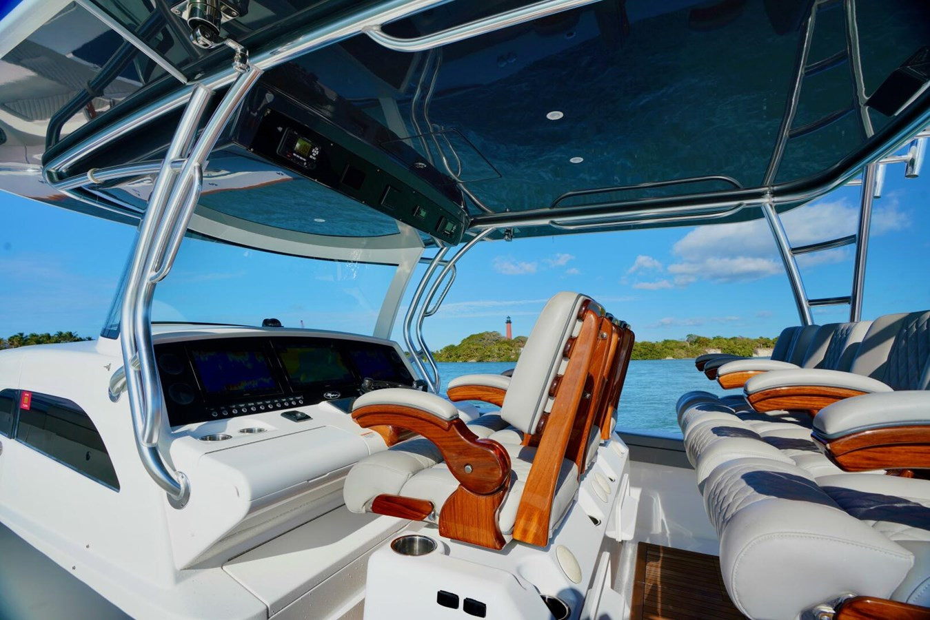 https://arconyachts.ams3.digitaloceanspaces.com/145459/conversions/large_4742554-optimize.jpg