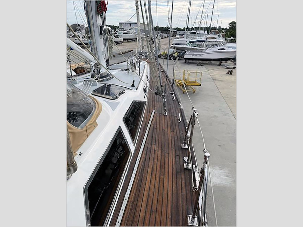 https://arconyachts.ams3.digitaloceanspaces.com/145580/conversions/large_4845014-optimize.jpg