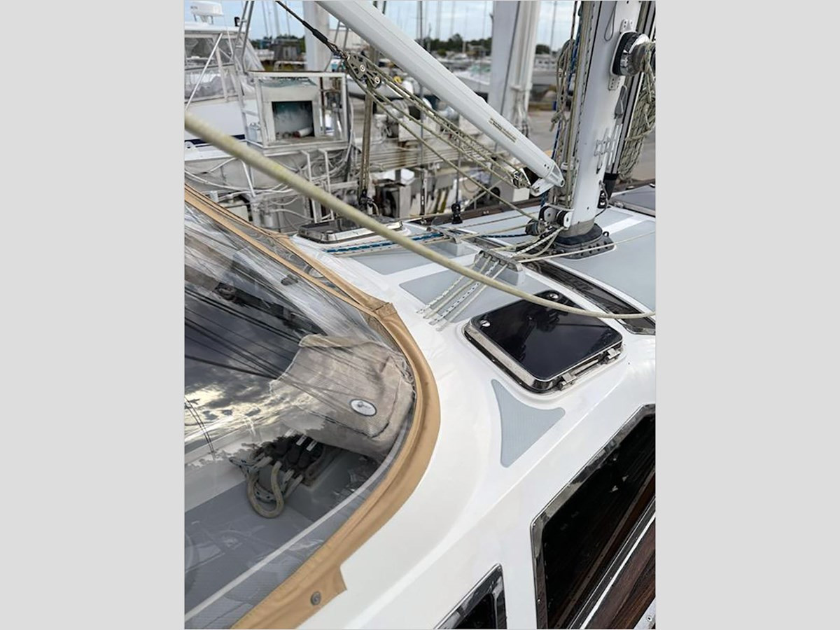 https://arconyachts.ams3.digitaloceanspaces.com/145603/conversions/large_4845022-optimize.jpg