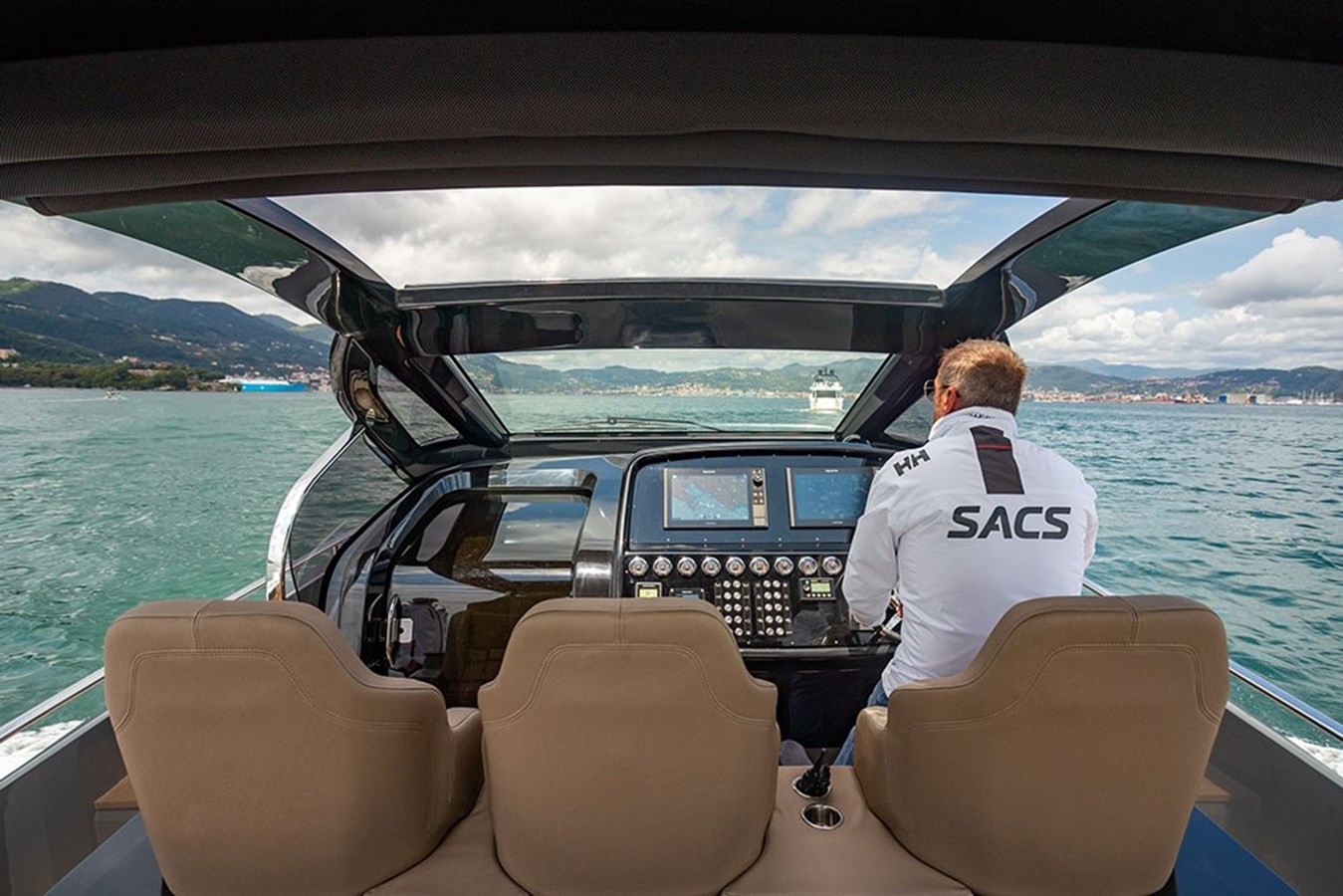 https://arconyachts.ams3.digitaloceanspaces.com/145634/conversions/large_2916975-optimize.jpg
