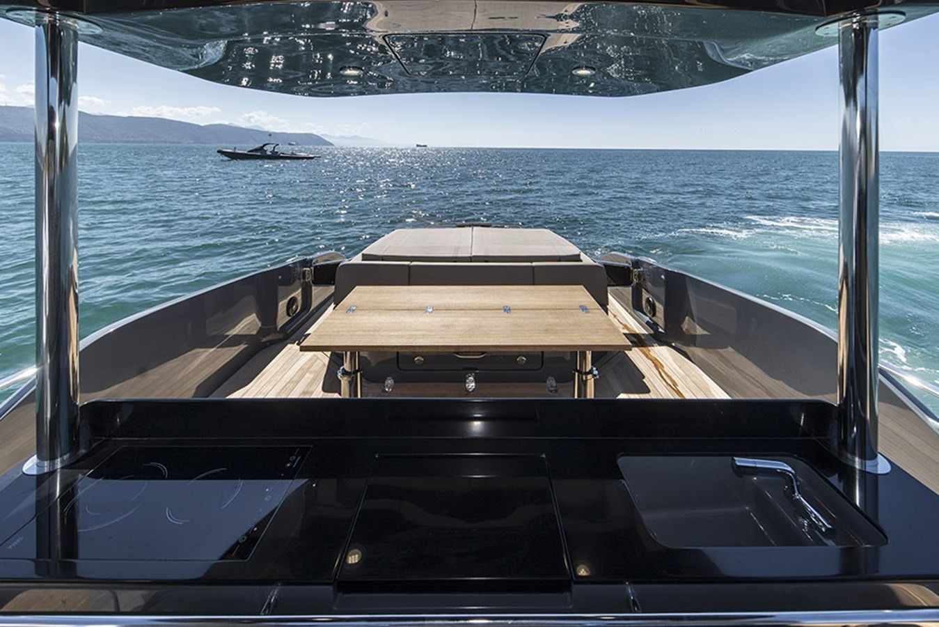 https://arconyachts.ams3.digitaloceanspaces.com/145650/conversions/large_2916980-optimize.jpg