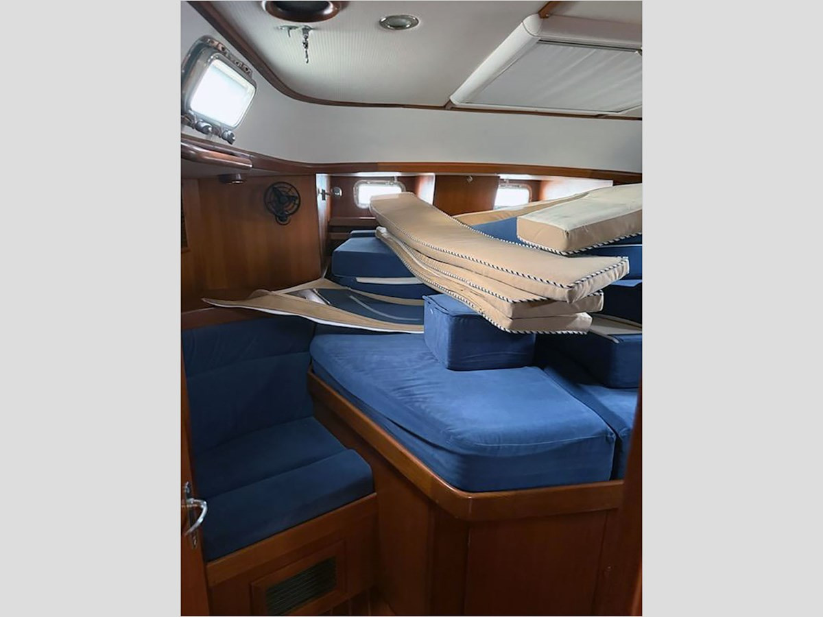 https://arconyachts.ams3.digitaloceanspaces.com/145664/conversions/large_4845044-optimize.jpg