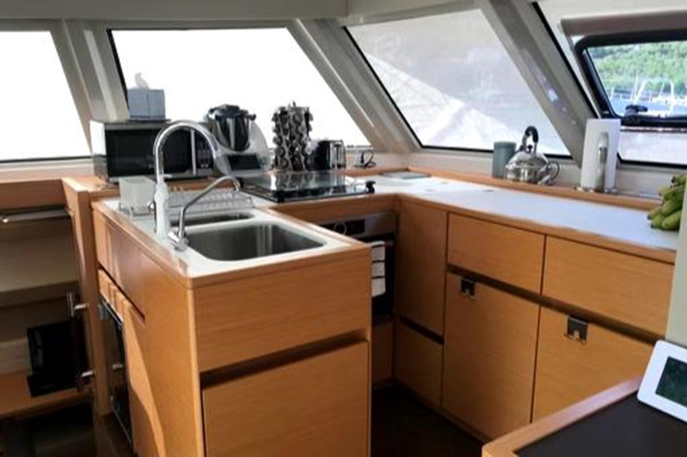 https://arconyachts.ams3.digitaloceanspaces.com/145694/conversions/large_3585568-optimize.jpg