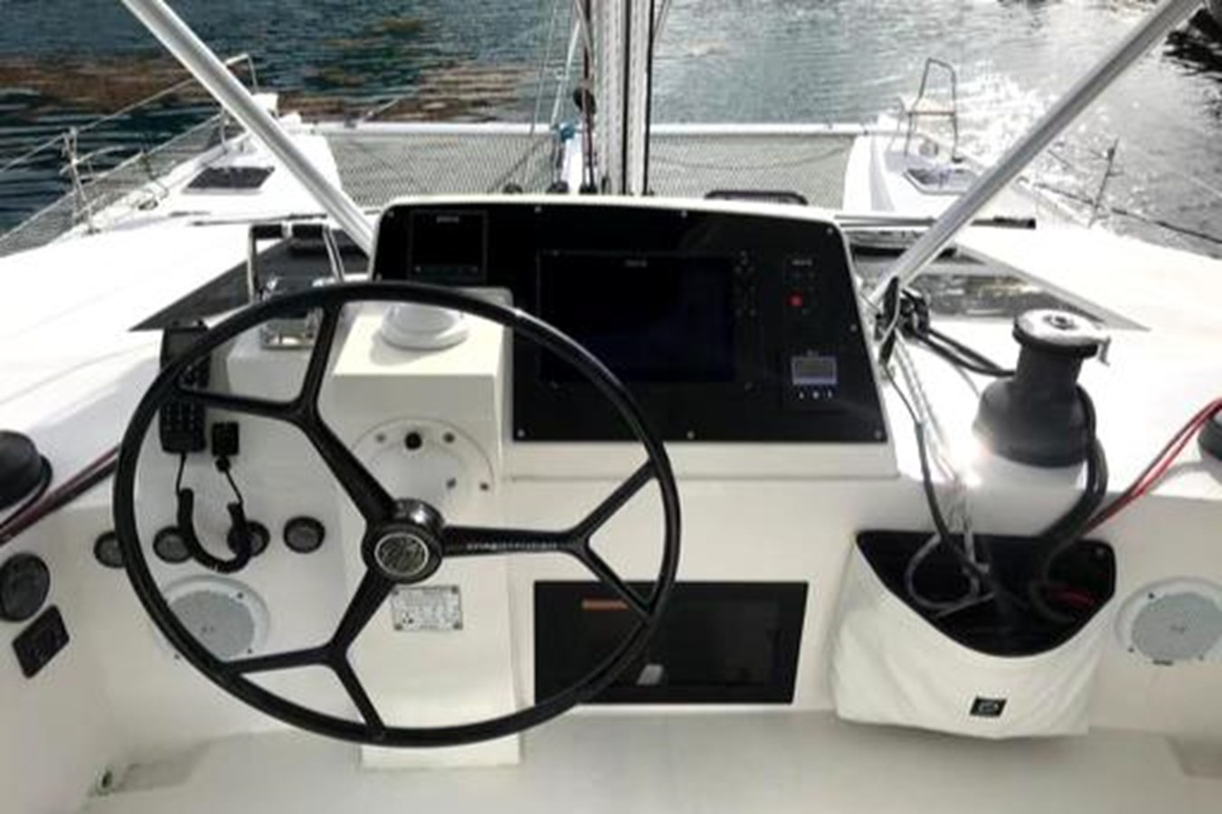 https://arconyachts.ams3.digitaloceanspaces.com/145707/conversions/large_3585573-optimize.jpg