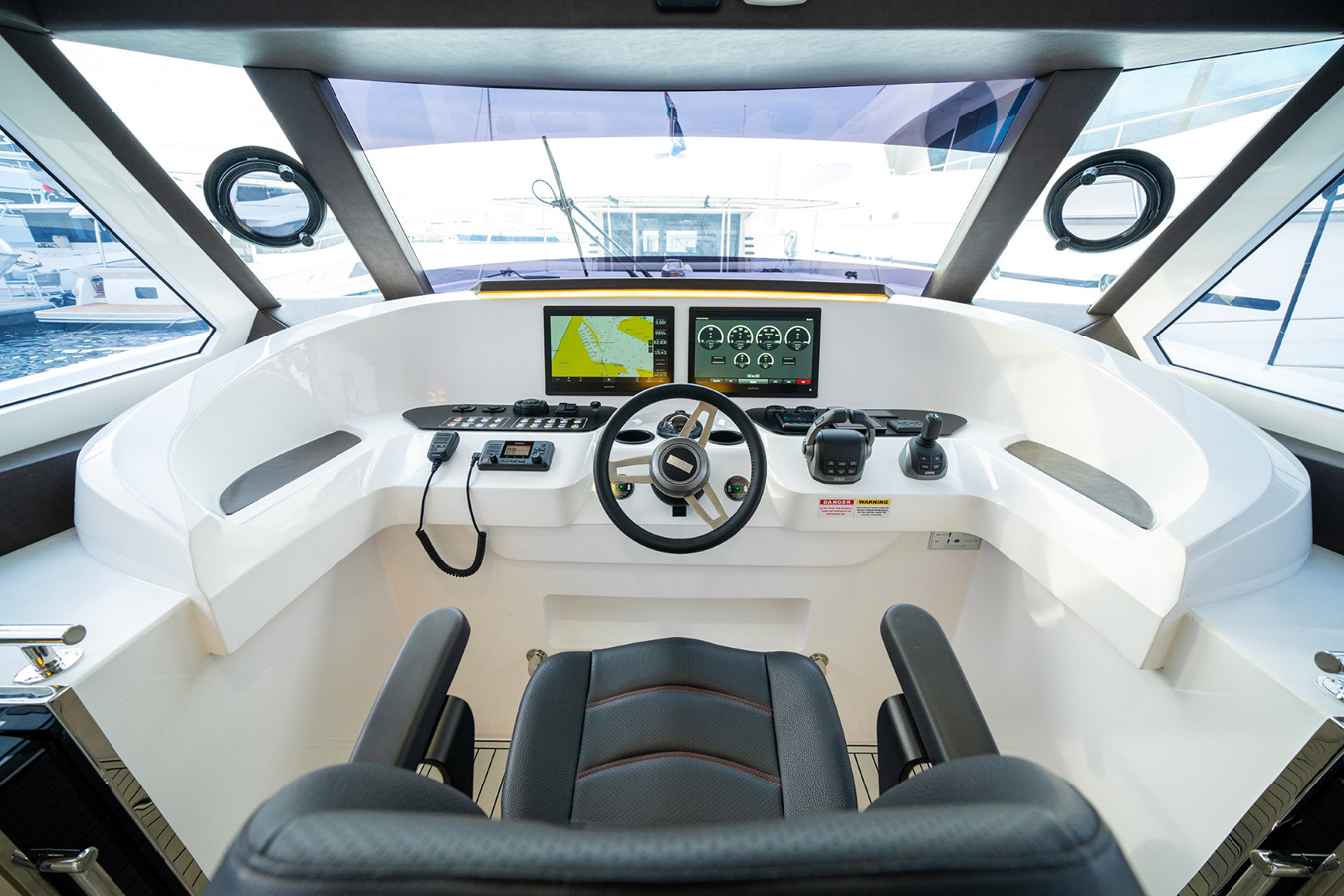 https://arconyachts.ams3.digitaloceanspaces.com/145745/conversions/large_4129094-optimize.jpg