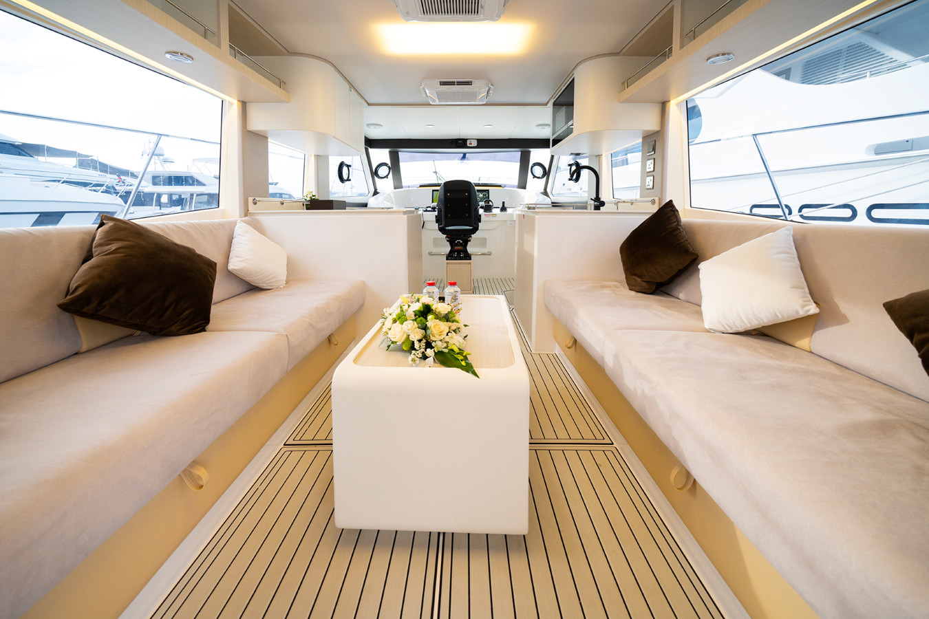 https://arconyachts.ams3.digitaloceanspaces.com/145761/conversions/large_4129098-optimize.jpg