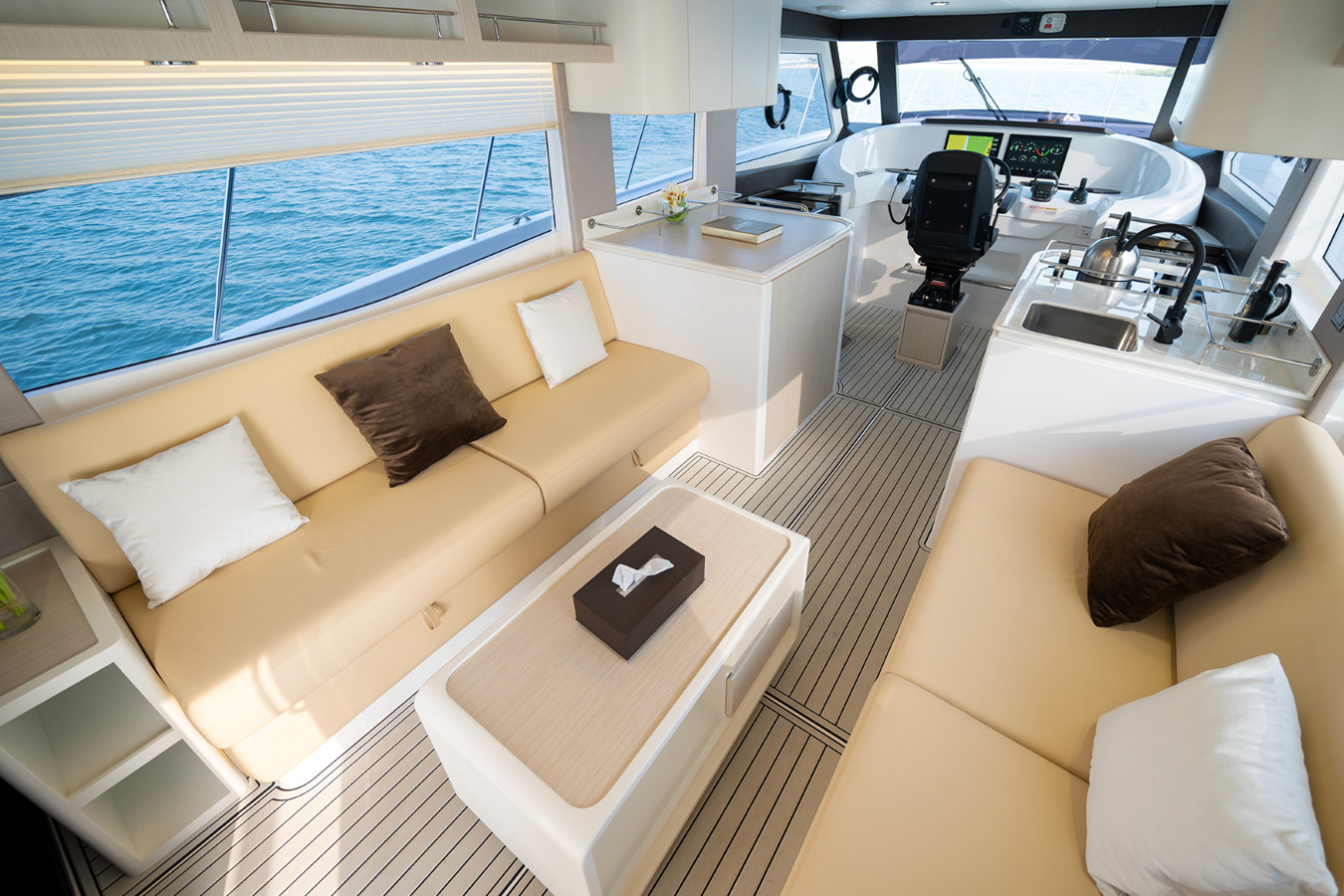 https://arconyachts.ams3.digitaloceanspaces.com/145777/conversions/large_4129102-optimize.jpg