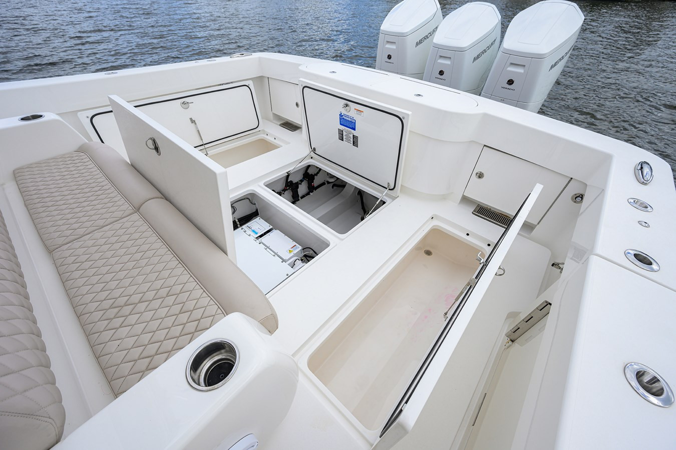 https://arconyachts.ams3.digitaloceanspaces.com/146040/conversions/large_4499807-optimize.jpg