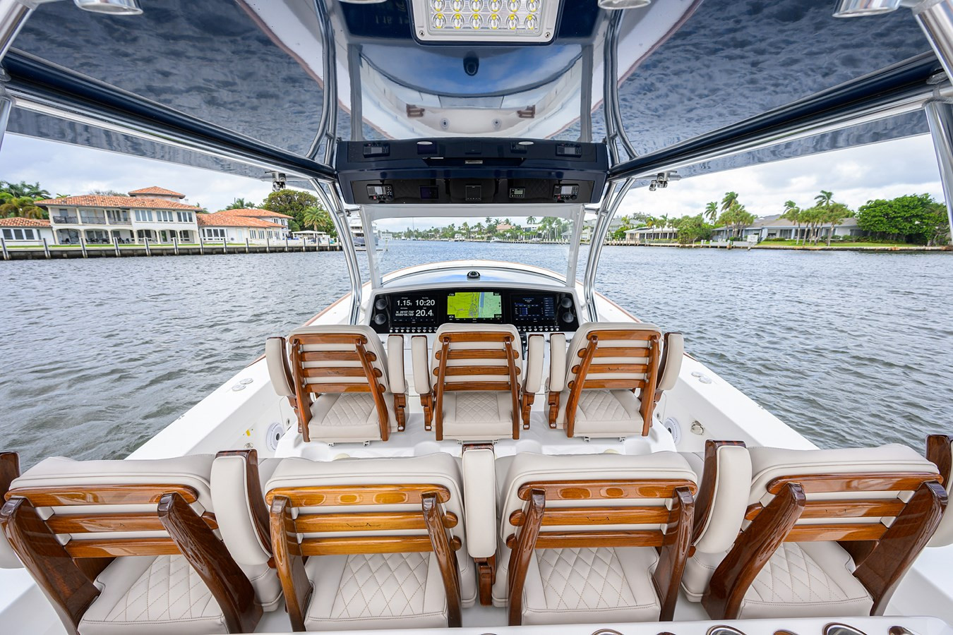 https://arconyachts.ams3.digitaloceanspaces.com/146058/conversions/large_4499813-optimize.jpg