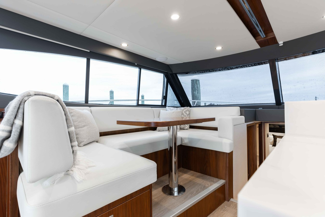 https://arconyachts.ams3.digitaloceanspaces.com/146119/conversions/large_4523132-optimize.jpg
