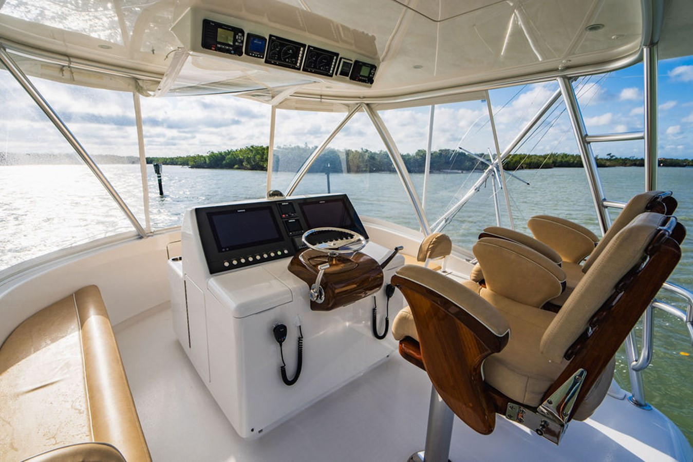 https://arconyachts.ams3.digitaloceanspaces.com/146141/conversions/large_4394762-optimize.jpg