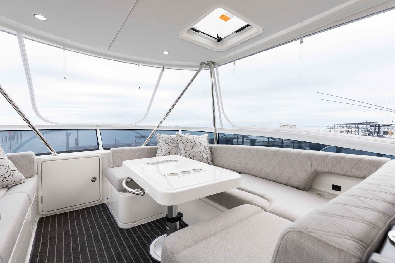 https://arconyachts.ams3.digitaloceanspaces.com/146160/conversions/large_4523145-optimize.jpg