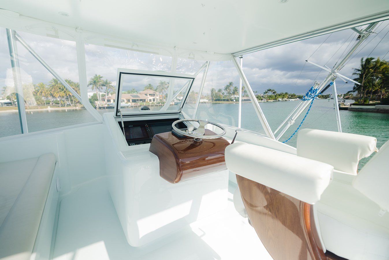 https://arconyachts.ams3.digitaloceanspaces.com/146259/conversions/large_4570787-optimize.jpg