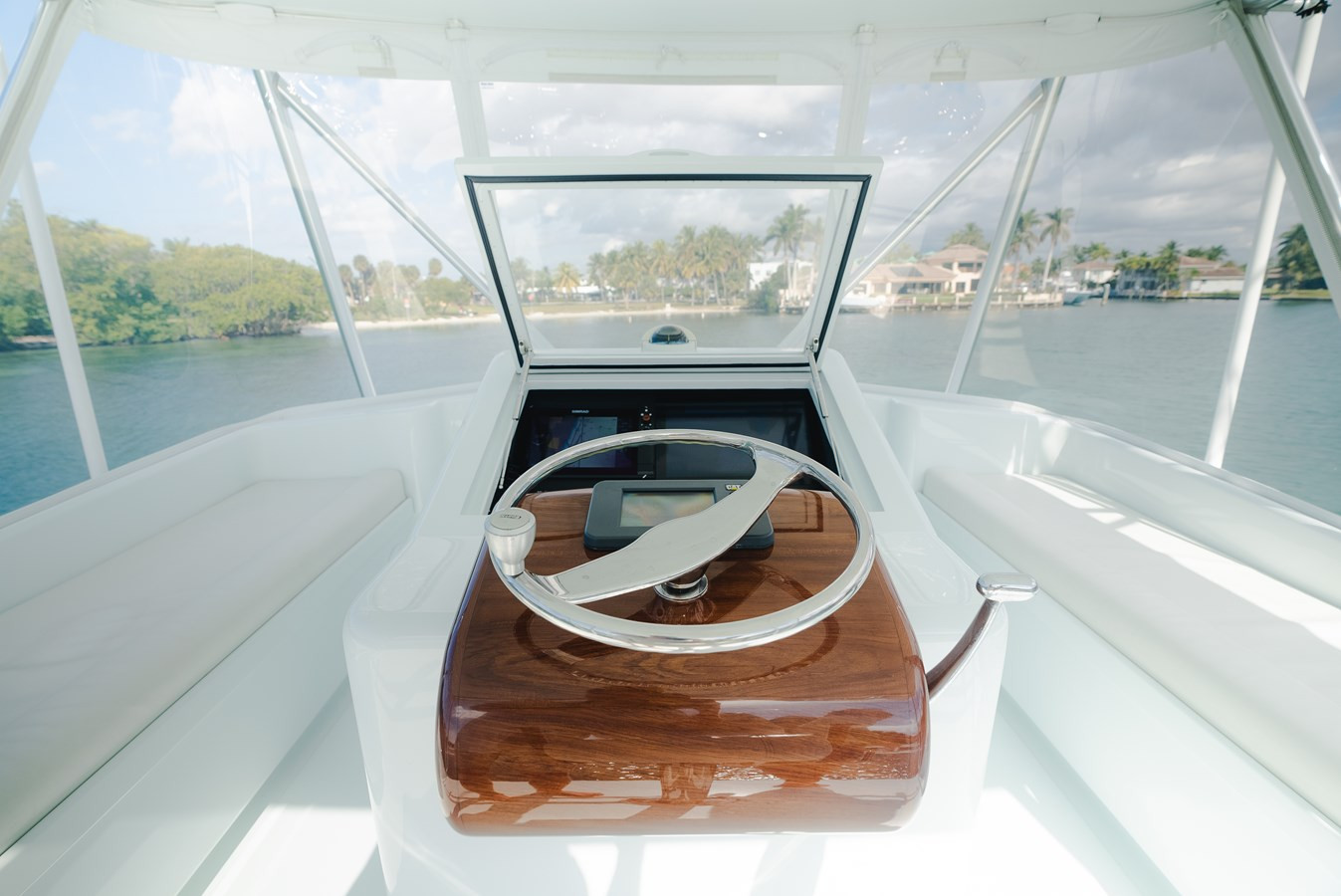 https://arconyachts.ams3.digitaloceanspaces.com/146262/conversions/large_4570788-optimize.jpg