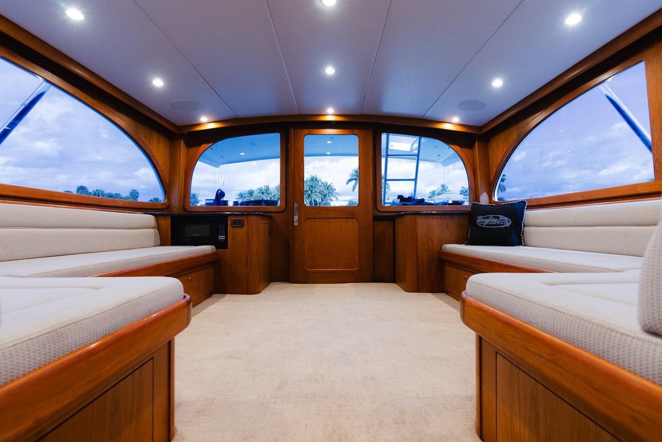 https://arconyachts.ams3.digitaloceanspaces.com/146287/conversions/large_4570797-optimize.jpg