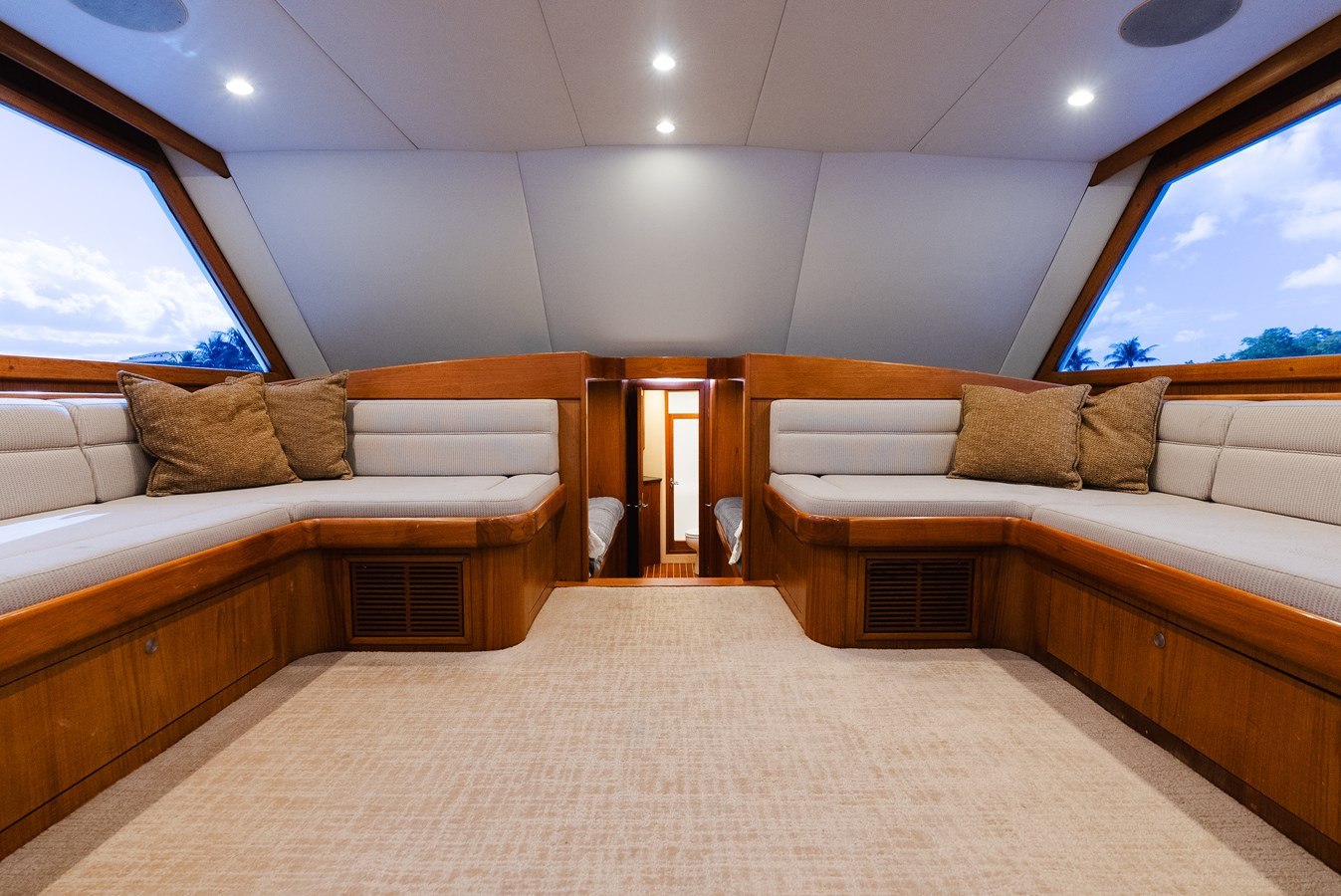 https://arconyachts.ams3.digitaloceanspaces.com/146295/conversions/large_4570800-optimize.jpg