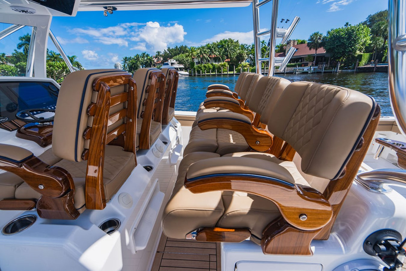 https://arconyachts.ams3.digitaloceanspaces.com/146321/conversions/large_4582124-optimize.jpg