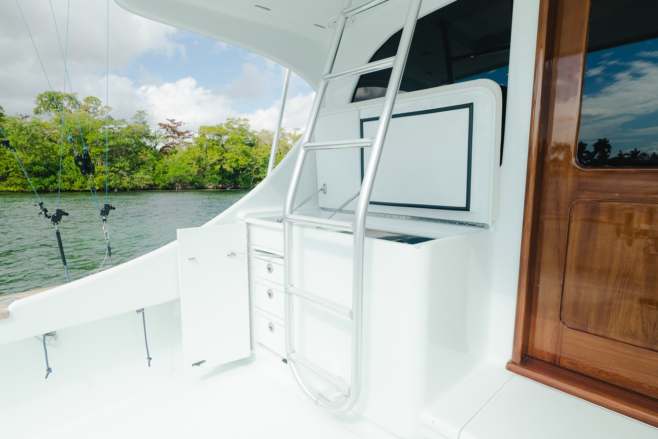 https://arconyachts.ams3.digitaloceanspaces.com/146322/conversions/large_4570809-optimize.jpg