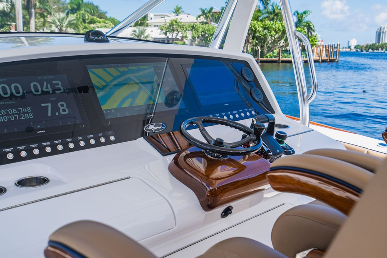 https://arconyachts.ams3.digitaloceanspaces.com/146327/conversions/large_4582126-optimize.jpg