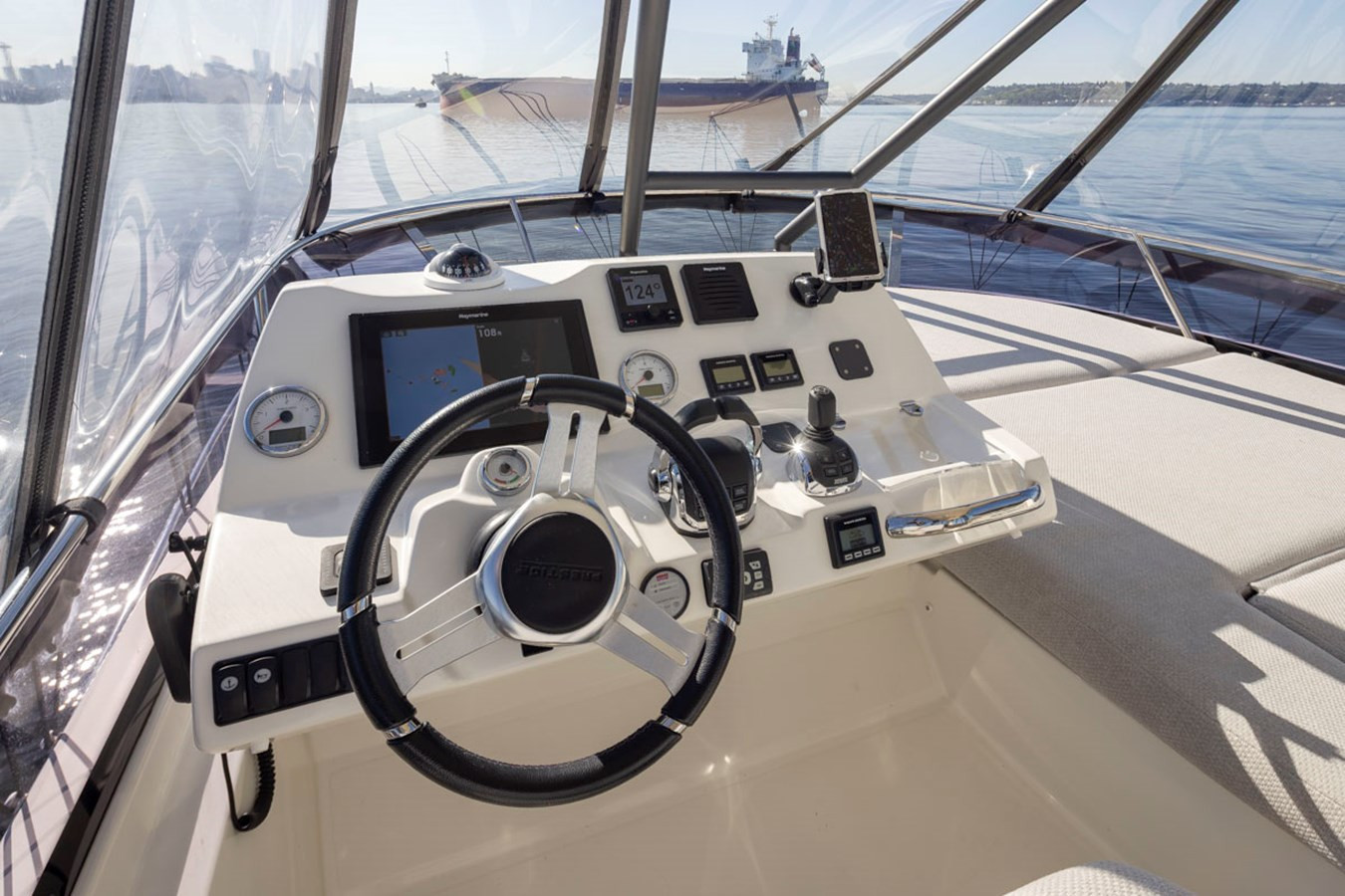 https://arconyachts.ams3.digitaloceanspaces.com/146424/conversions/large_4721769-optimize.jpg