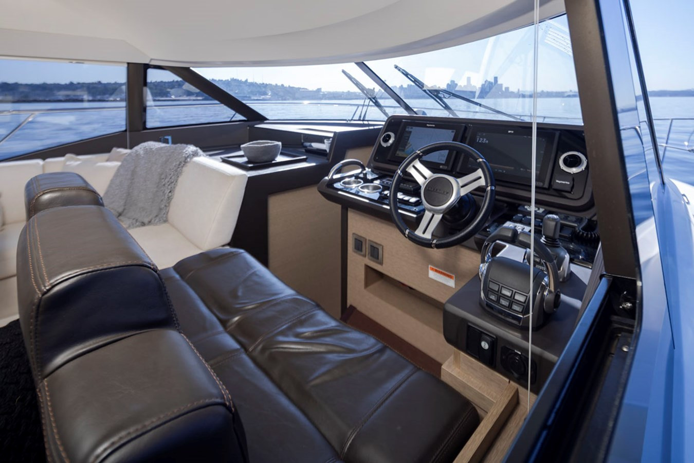 https://arconyachts.ams3.digitaloceanspaces.com/146448/conversions/large_4721777-optimize.jpg