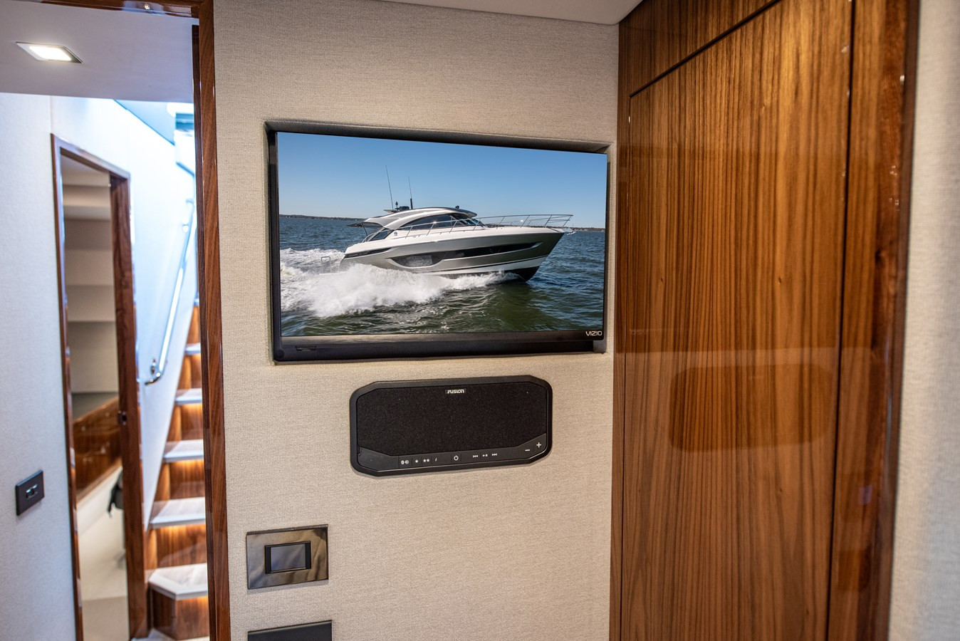 https://arconyachts.ams3.digitaloceanspaces.com/146489/conversions/large_4655723-optimize.jpg