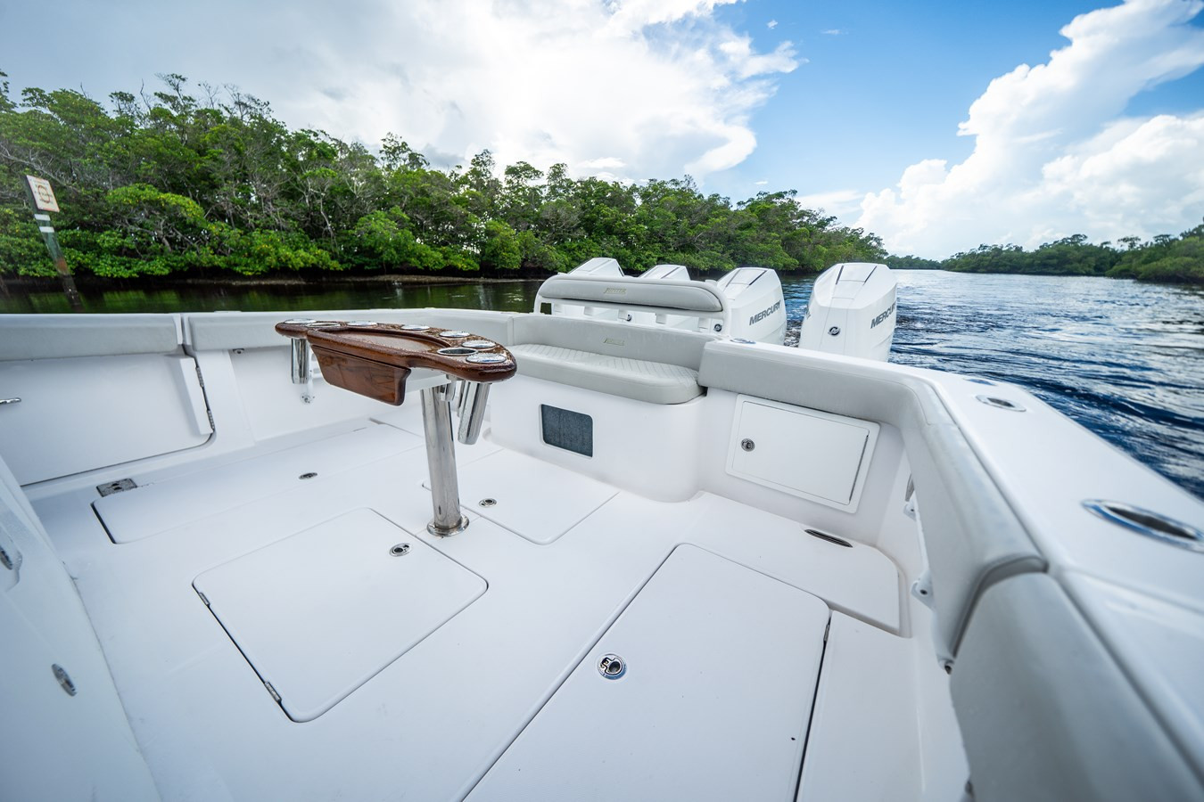 https://arconyachts.ams3.digitaloceanspaces.com/146517/conversions/large_4800371-optimize.jpg