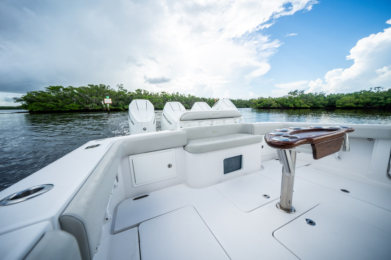 https://arconyachts.ams3.digitaloceanspaces.com/146519/conversions/large_4800379-optimize.jpg