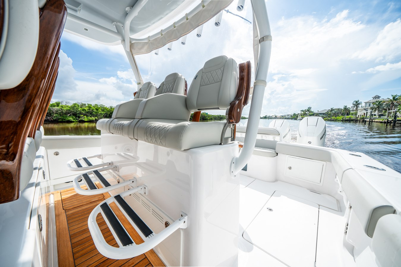 https://arconyachts.ams3.digitaloceanspaces.com/146537/conversions/large_4800381-optimize.jpg