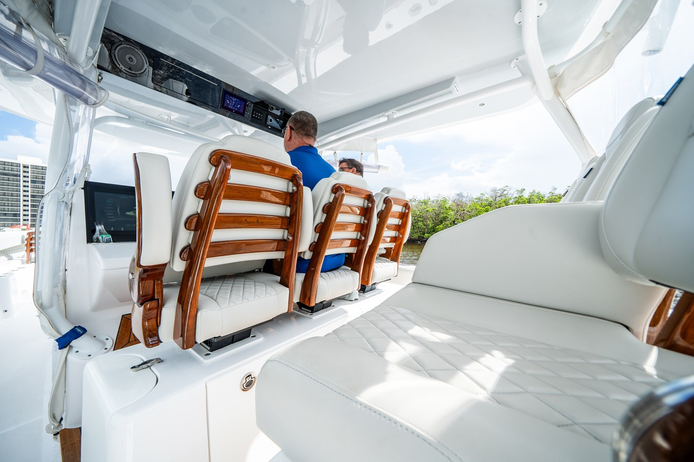 https://arconyachts.ams3.digitaloceanspaces.com/146542/conversions/large_4800388-optimize.jpg