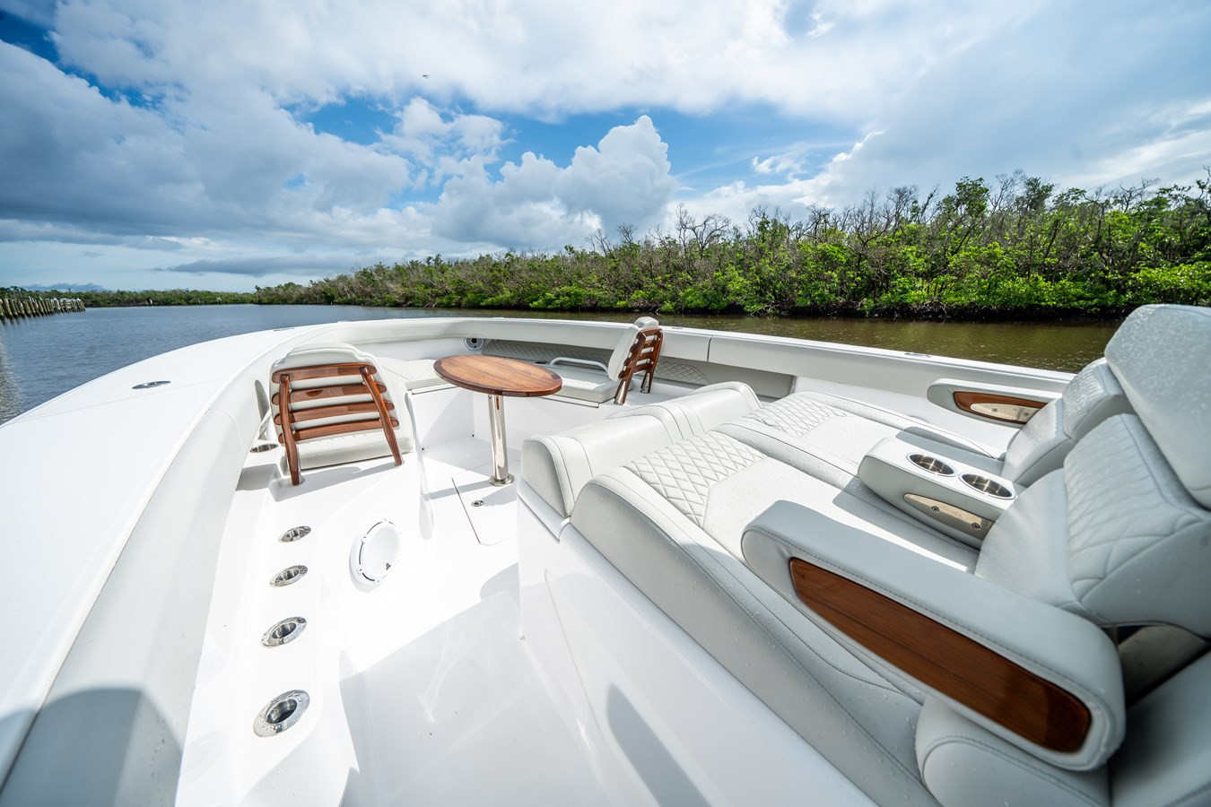https://arconyachts.ams3.digitaloceanspaces.com/146544/conversions/large_4800396-optimize.jpg