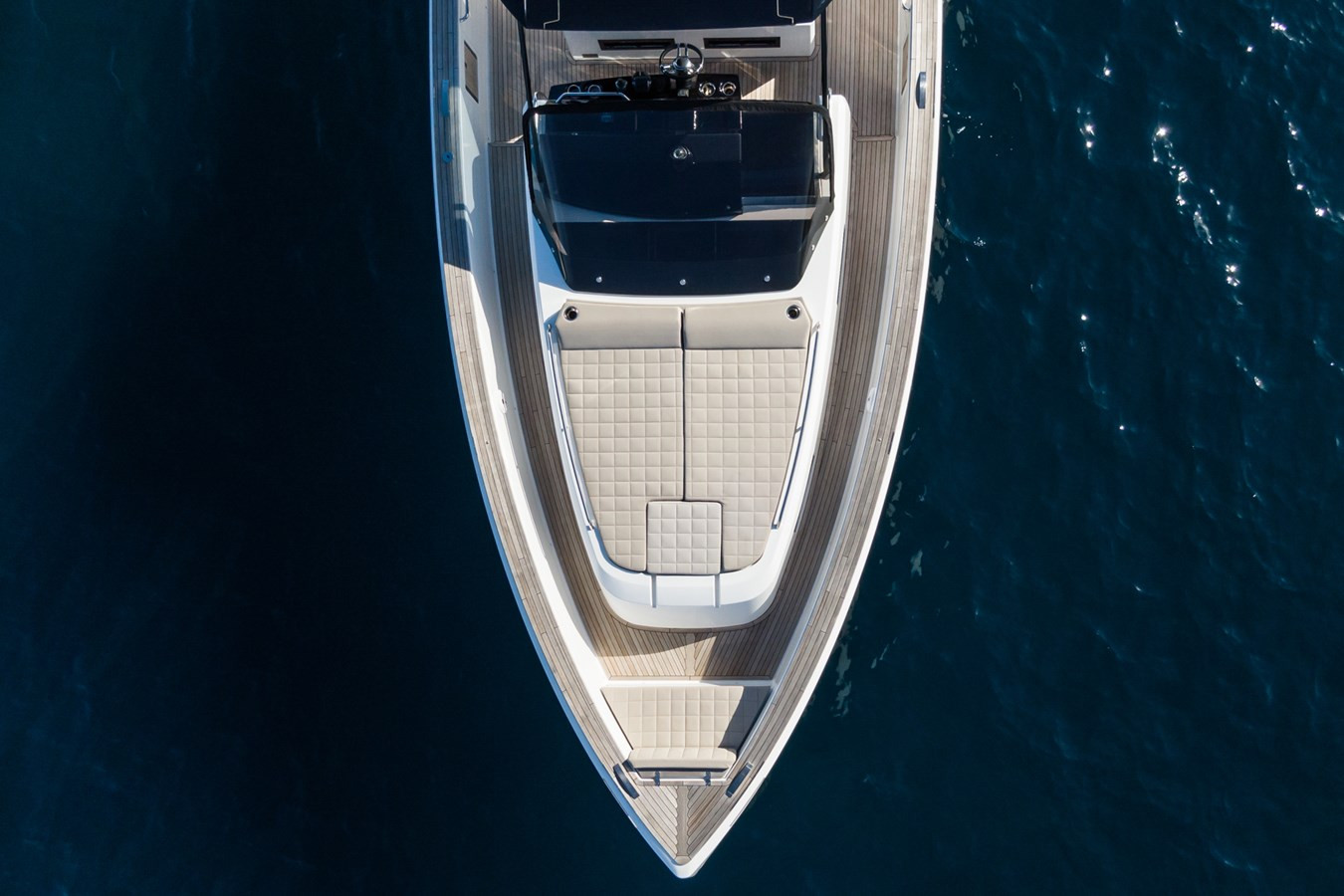 https://arconyachts.ams3.digitaloceanspaces.com/146664/conversions/large_3666293-optimize.jpg