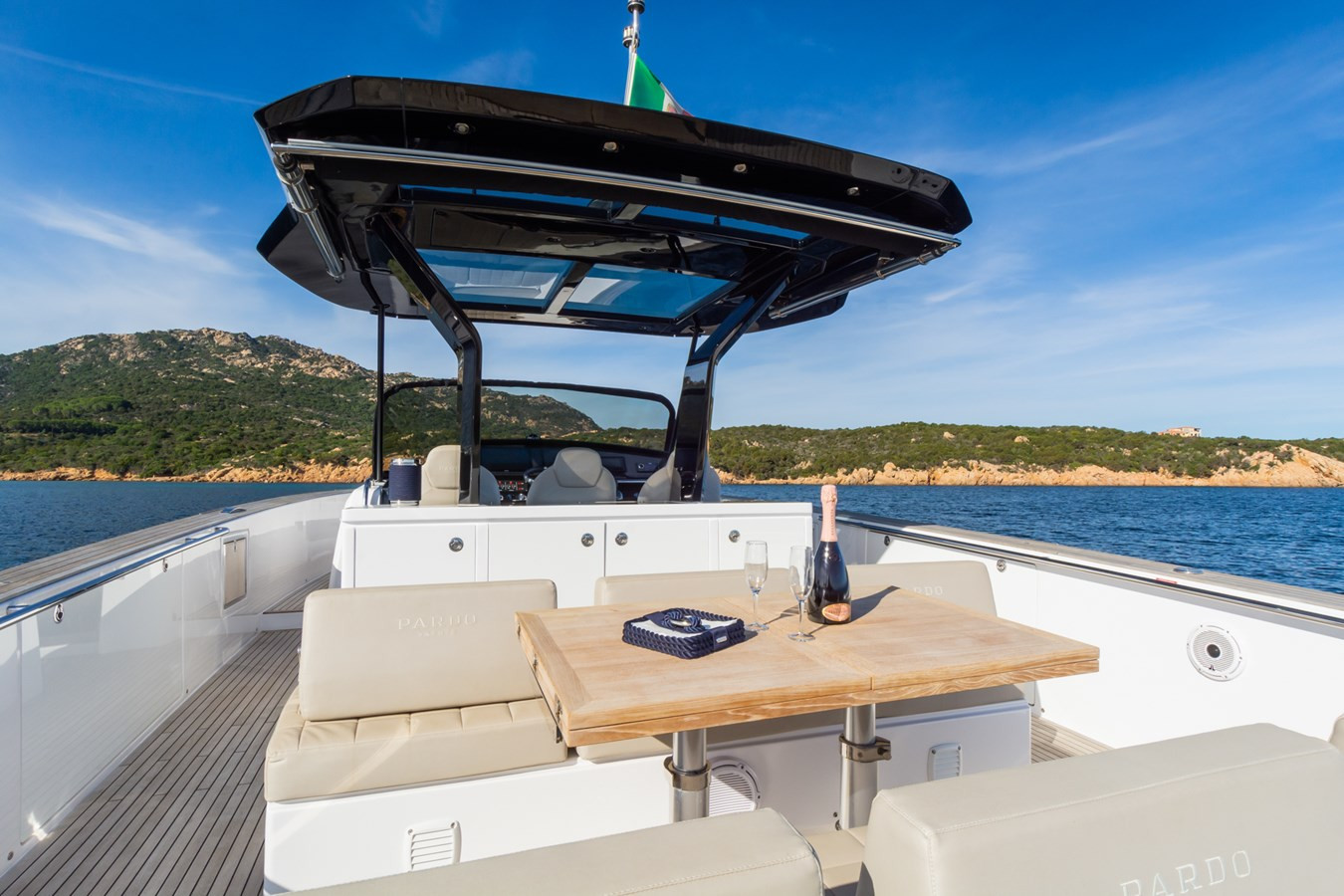 https://arconyachts.ams3.digitaloceanspaces.com/146682/conversions/large_3666298-optimize.jpg