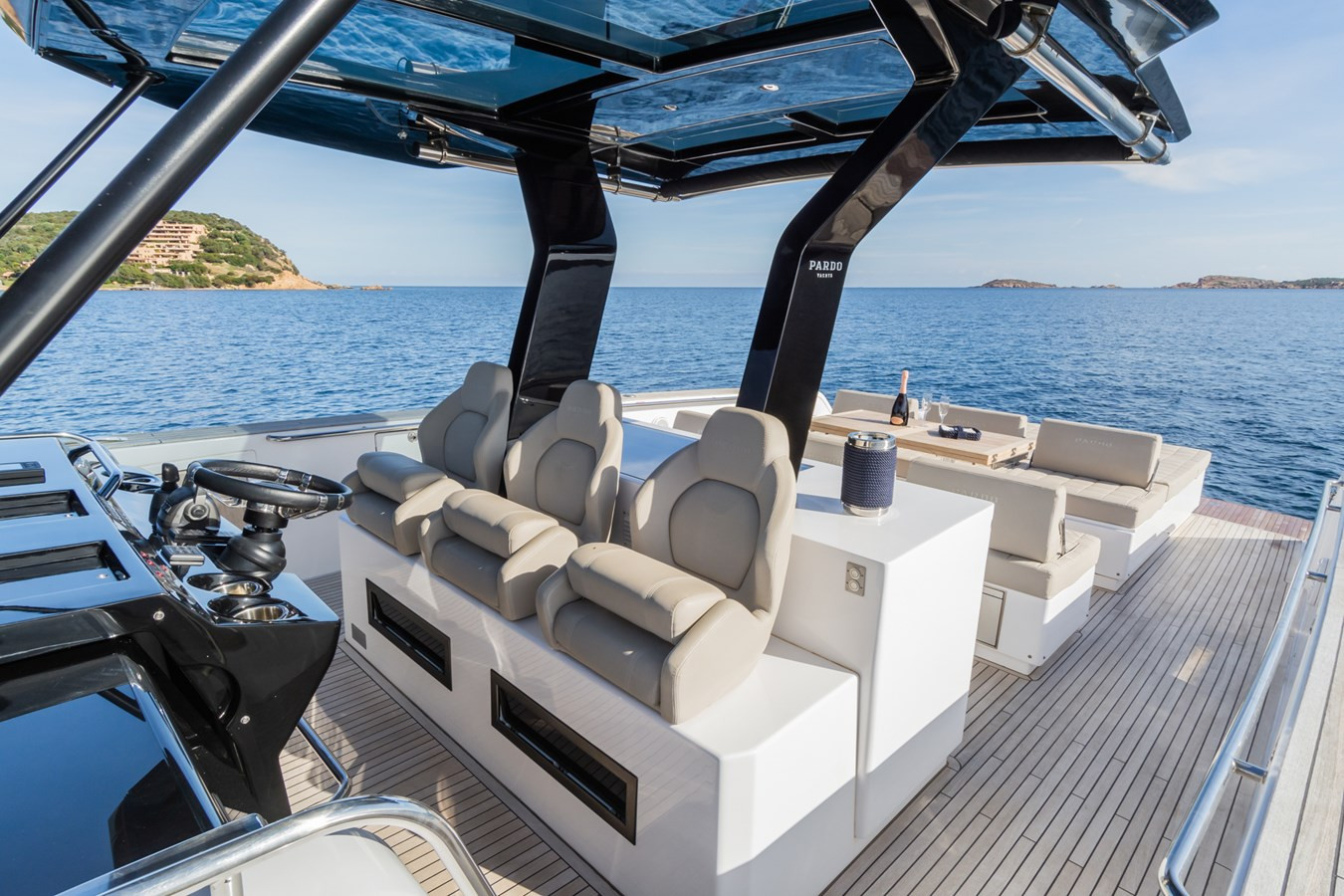 https://arconyachts.ams3.digitaloceanspaces.com/146690/conversions/large_3666304-optimize.jpg