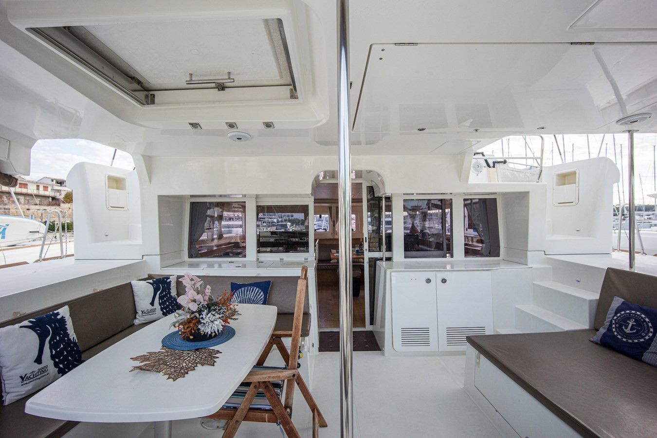 https://arconyachts.ams3.digitaloceanspaces.com/146730/conversions/large_4461098-optimize.jpg