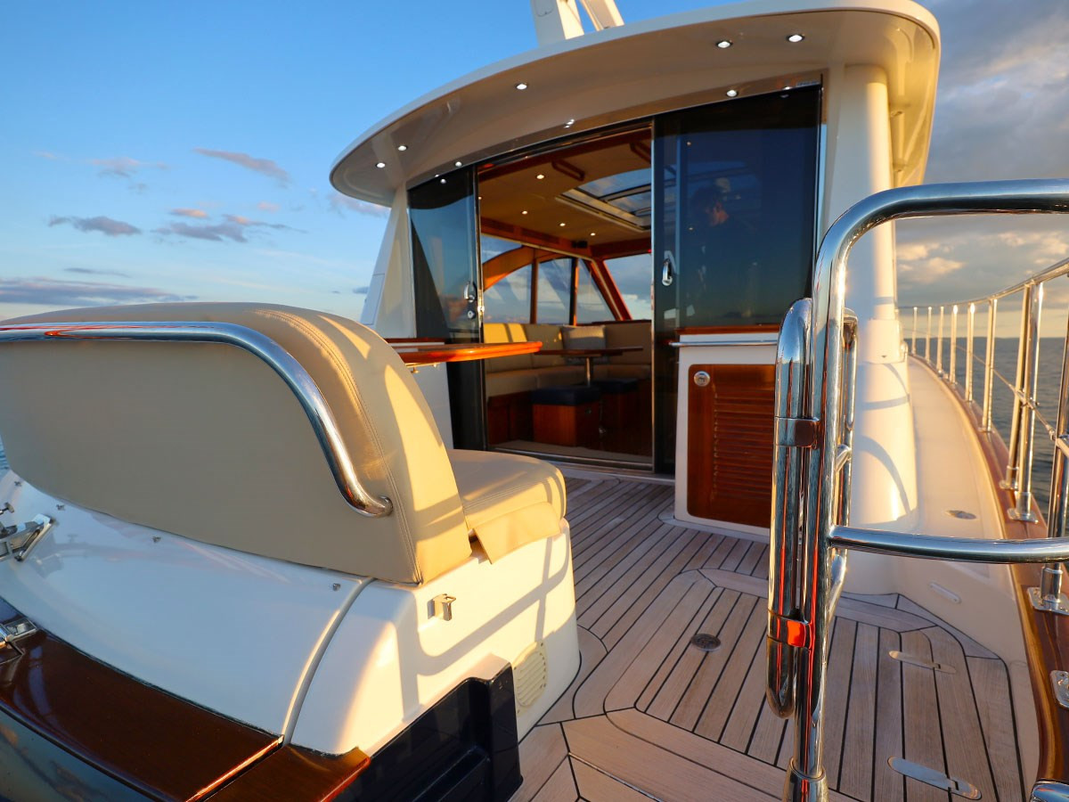 https://arconyachts.ams3.digitaloceanspaces.com/146808/conversions/large_4809519-optimize.jpg