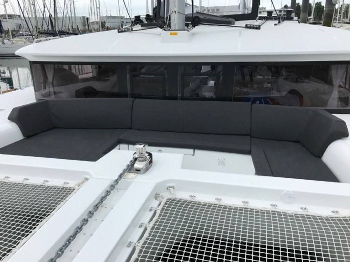 https://arconyachts.ams3.digitaloceanspaces.com/146825/conversions/large_4440377-optimize.jpg