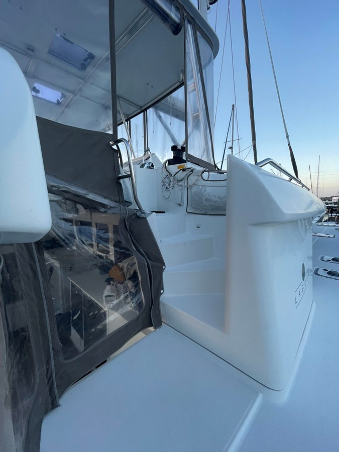 https://arconyachts.ams3.digitaloceanspaces.com/146829/conversions/large_4398078-optimize.jpg
