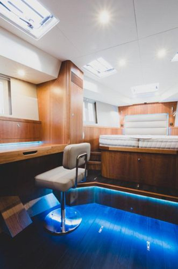 https://arconyachts.ams3.digitaloceanspaces.com/146973/conversions/large_3911711-optimize.jpg