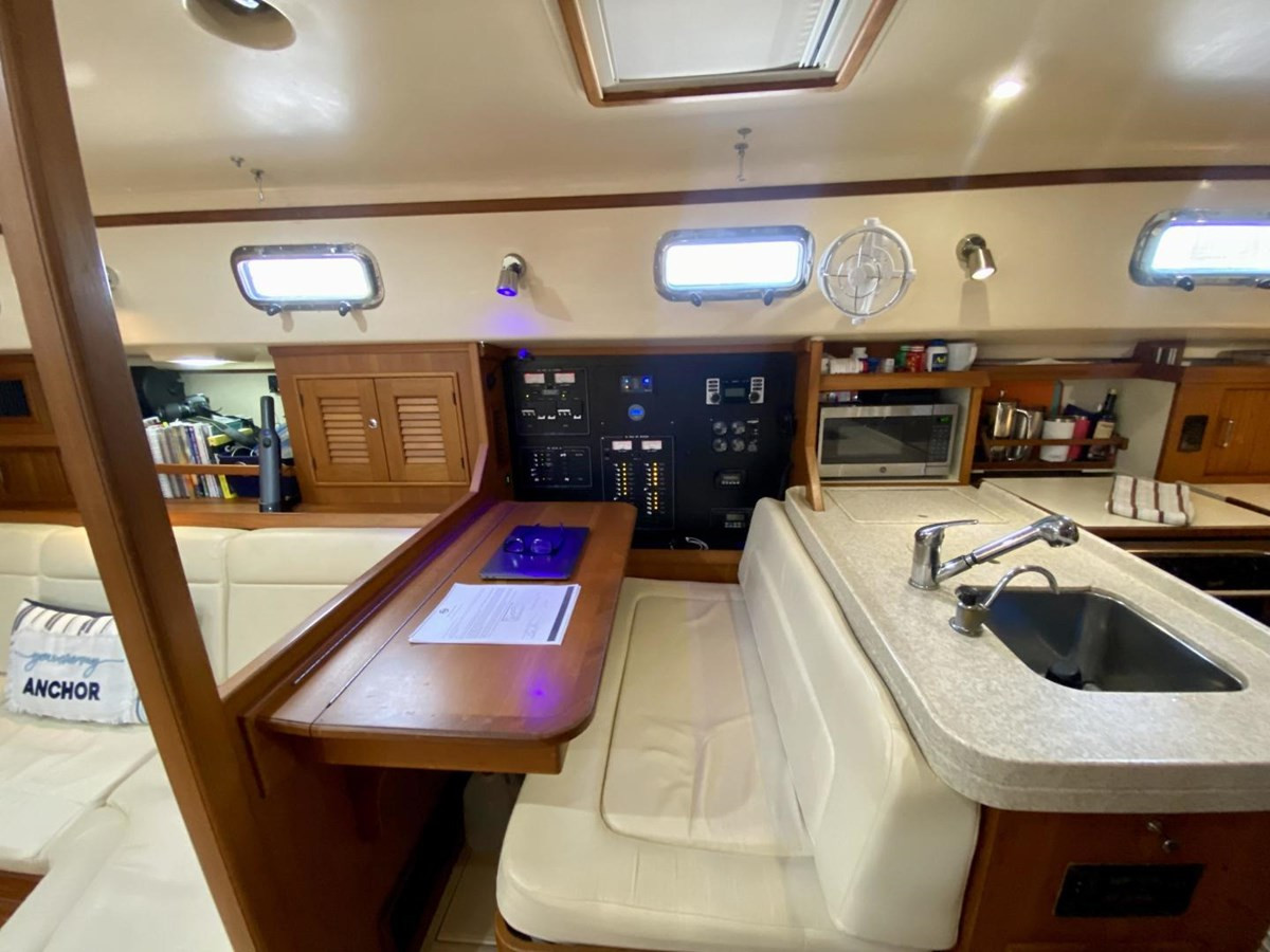 https://arconyachts.ams3.digitaloceanspaces.com/147045/conversions/large_4855296-optimize.jpg
