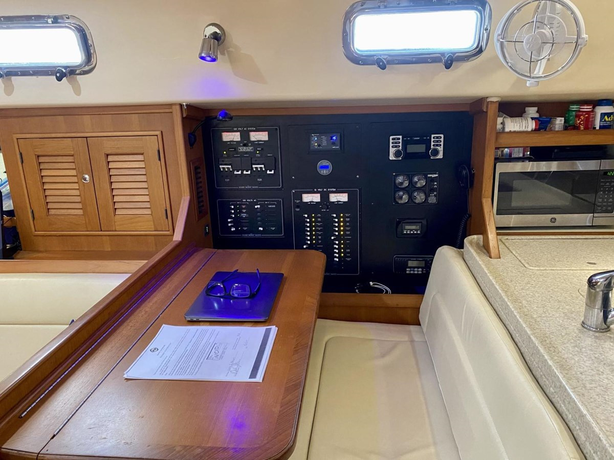 https://arconyachts.ams3.digitaloceanspaces.com/147047/conversions/large_4855297-optimize.jpg