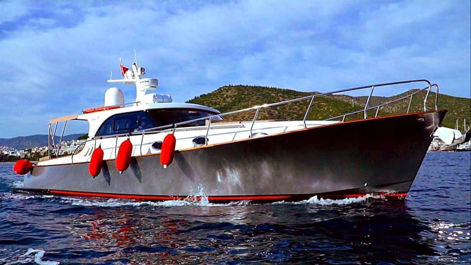 https://arconyachts.ams3.digitaloceanspaces.com/147119/conversions/large_3241706-optimize.jpg