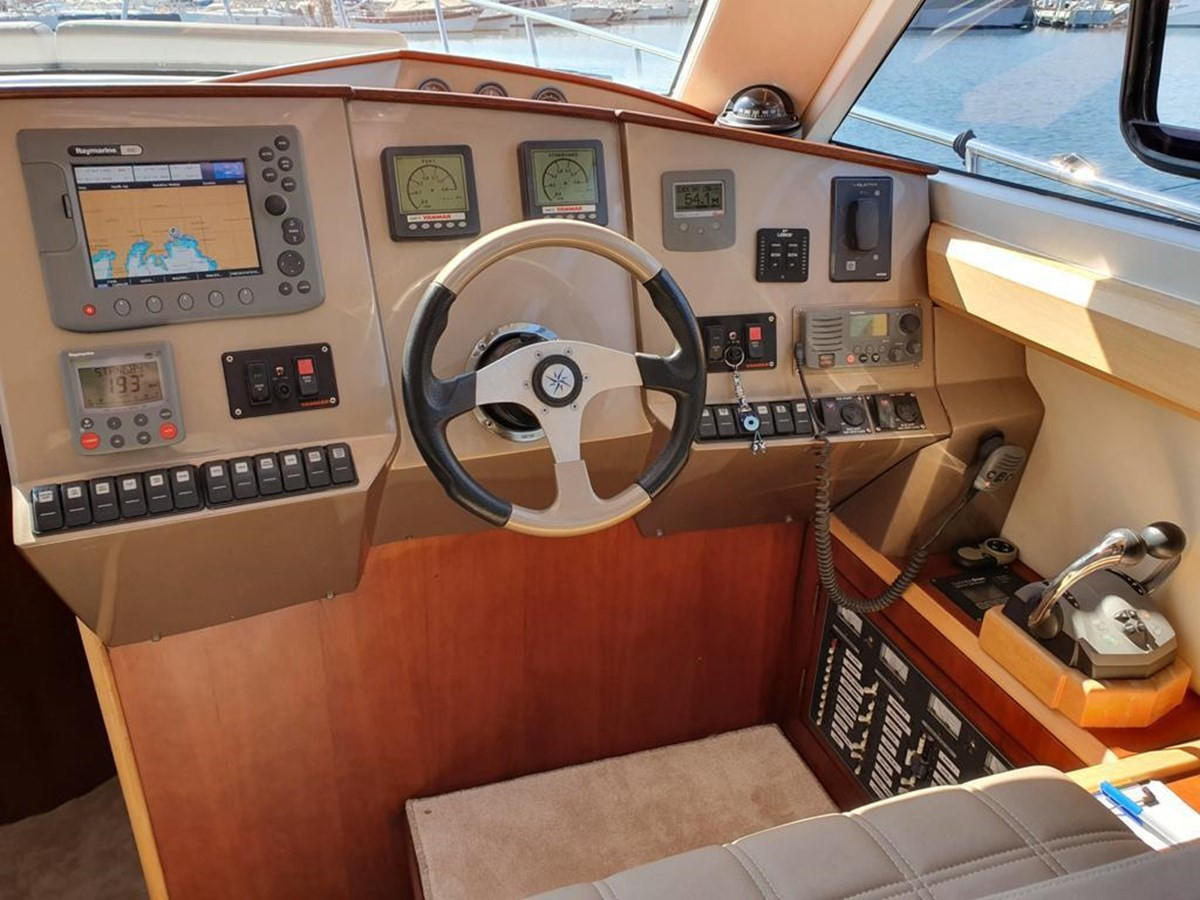 https://arconyachts.ams3.digitaloceanspaces.com/147164/conversions/large_3241703-optimize.jpg