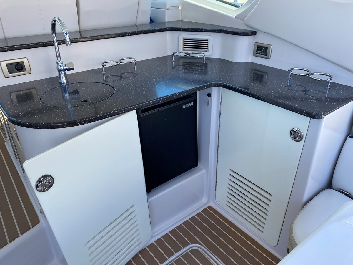 https://arconyachts.ams3.digitaloceanspaces.com/147165/conversions/large_3899616-optimize.jpg